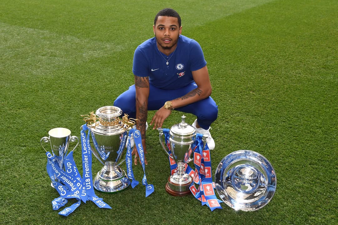 "Це мене не лякає": екс-футболіст "Челсі" вступив до армії і готується їхати в Україну